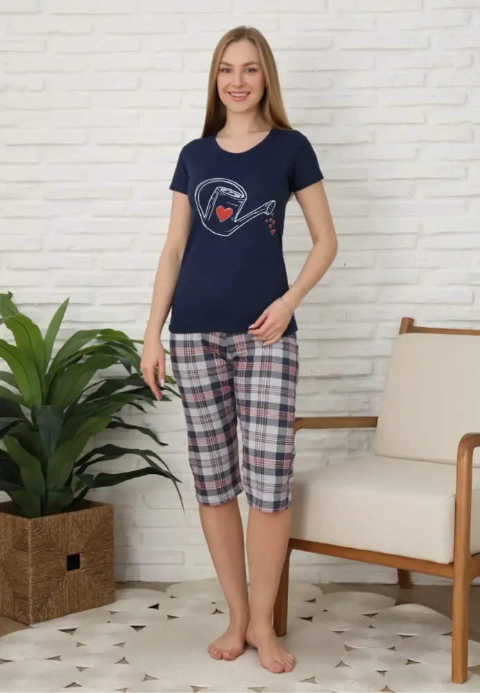 Pijama dama , bluză cu mânecă scurtă si pantaloni 3/4 ,culoare bleumarin , Engros